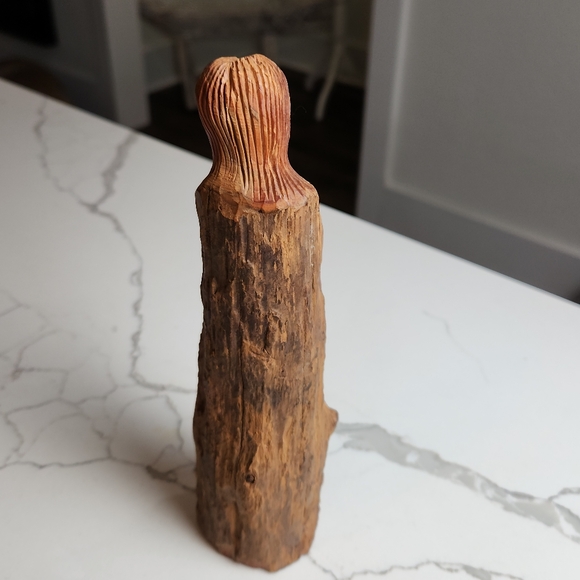 HAND CARVED WOODEN SCULPTURE OF A WOMAN SIGNED - Picture 6 of 9